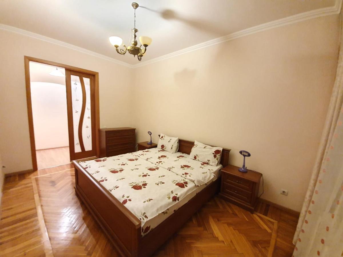 Stefan Cel Mare Boulevard Ultracentral Apartments In The Center Chisináu Exterior foto